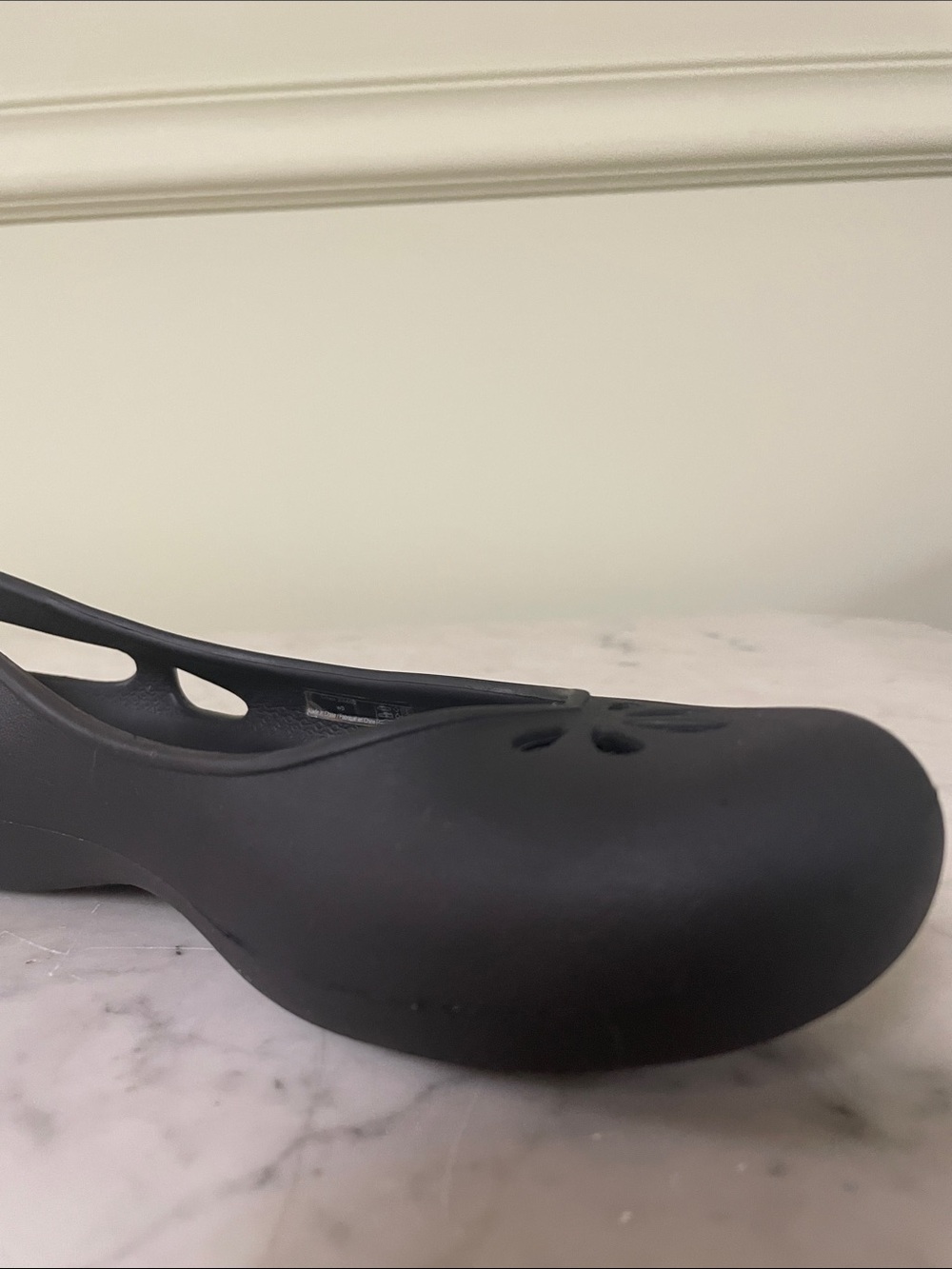 CROCS Women's Black Slingback Flats - Picture 4 of 7